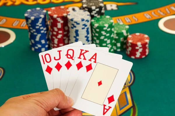 cách chơi poker tại 89win